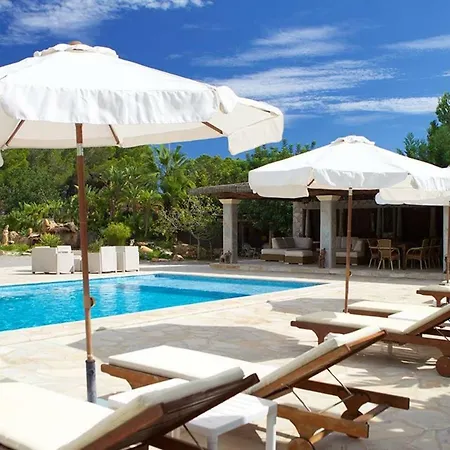 Intermezzo, Stunning Modern Family-friendly Finca Villa Santa Eularia des Riu