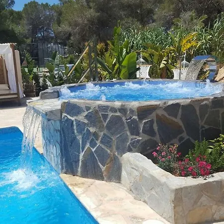 Intermezzo, Stunning Modern Family-friendly Finca Santa Eularia des Riu