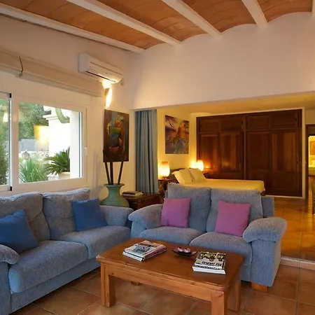 Intermezzo, Stunning Modern Family-friendly Finca * Santa Eularia des Riu