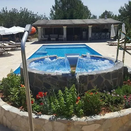 Intermezzo, Stunning Modern Family-friendly Finca Santa Eularia des Riu