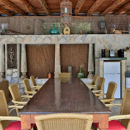 Villa Intermezzo, Stunning Modern Family-friendly Finca Santa Eularia des Riu