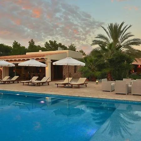 Intermezzo, Stunning Modern Family-friendly Finca * Santa Eularia des Riu