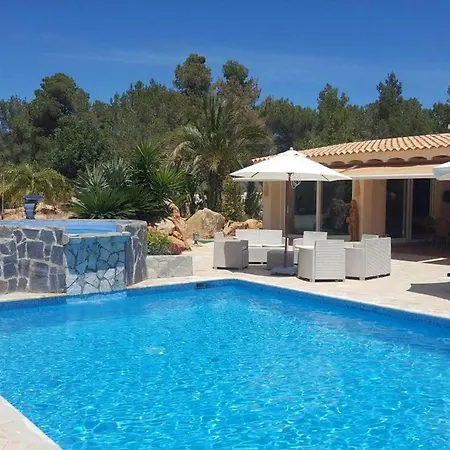 Villa Intermezzo, Stunning Modern Family-friendly Finca Santa Eularia des Riu