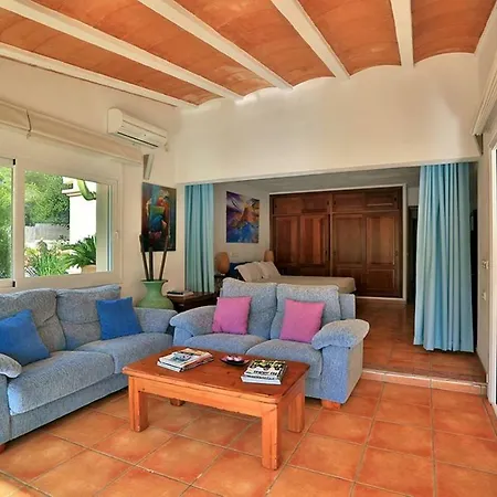 Intermezzo, Stunning Modern Family-friendly Finca * Santa Eularia des Riu