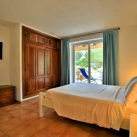 Villa Intermezzo, Stunning Modern Family-friendly Finca *