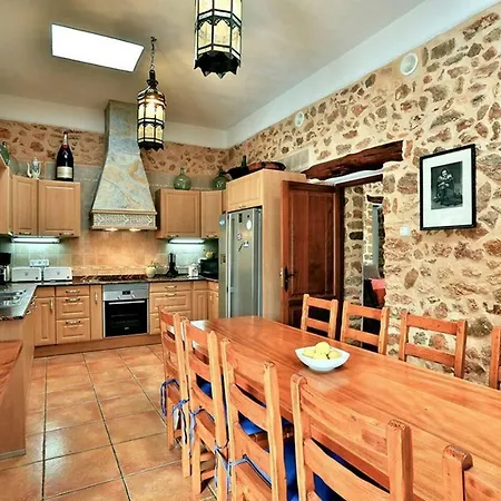 Intermezzo, Stunning Modern Family-friendly Finca * Santa Eularia des Riu